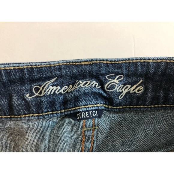 American Eagle Low Rise Favorite Boyfriend Mid Length Denim Shorts - Picture 6 of 13